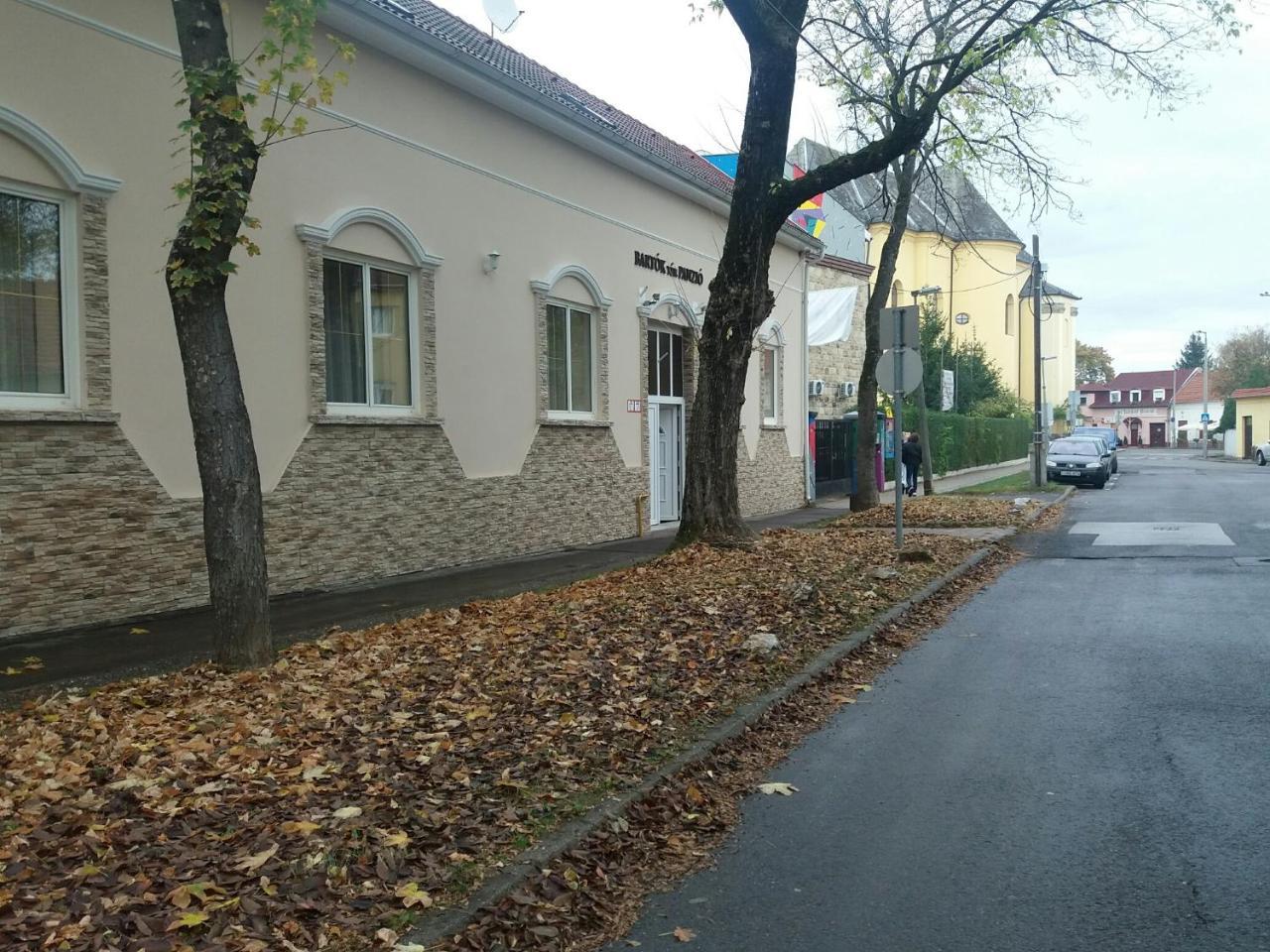 에게르 Bartok Ter Panzio B&B 외부 사진