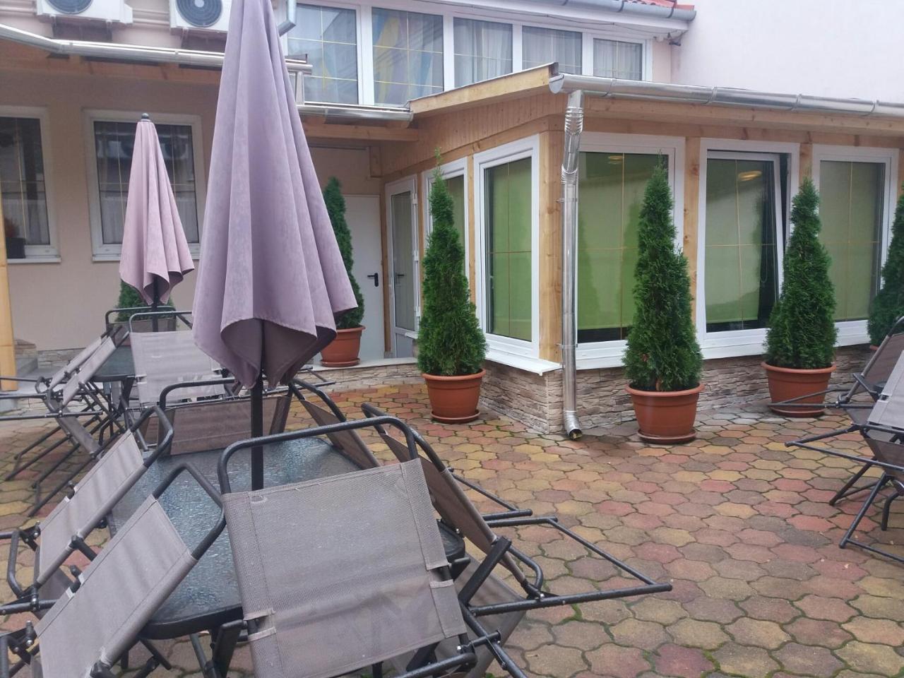 에게르 Bartok Ter Panzio B&B 외부 사진